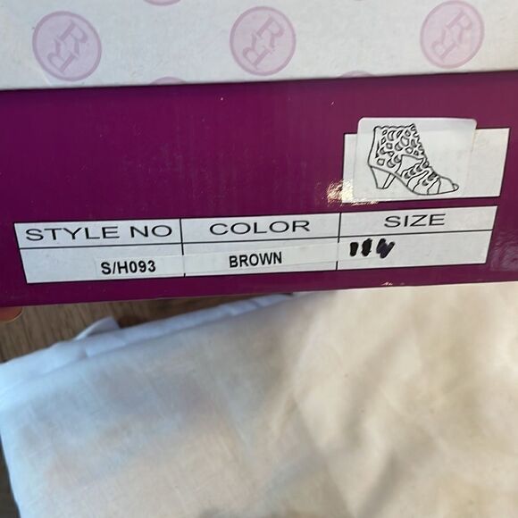 RASOLLI BROWN CUTOUT SHOOTIES.  NEW - Picture 7 of 7